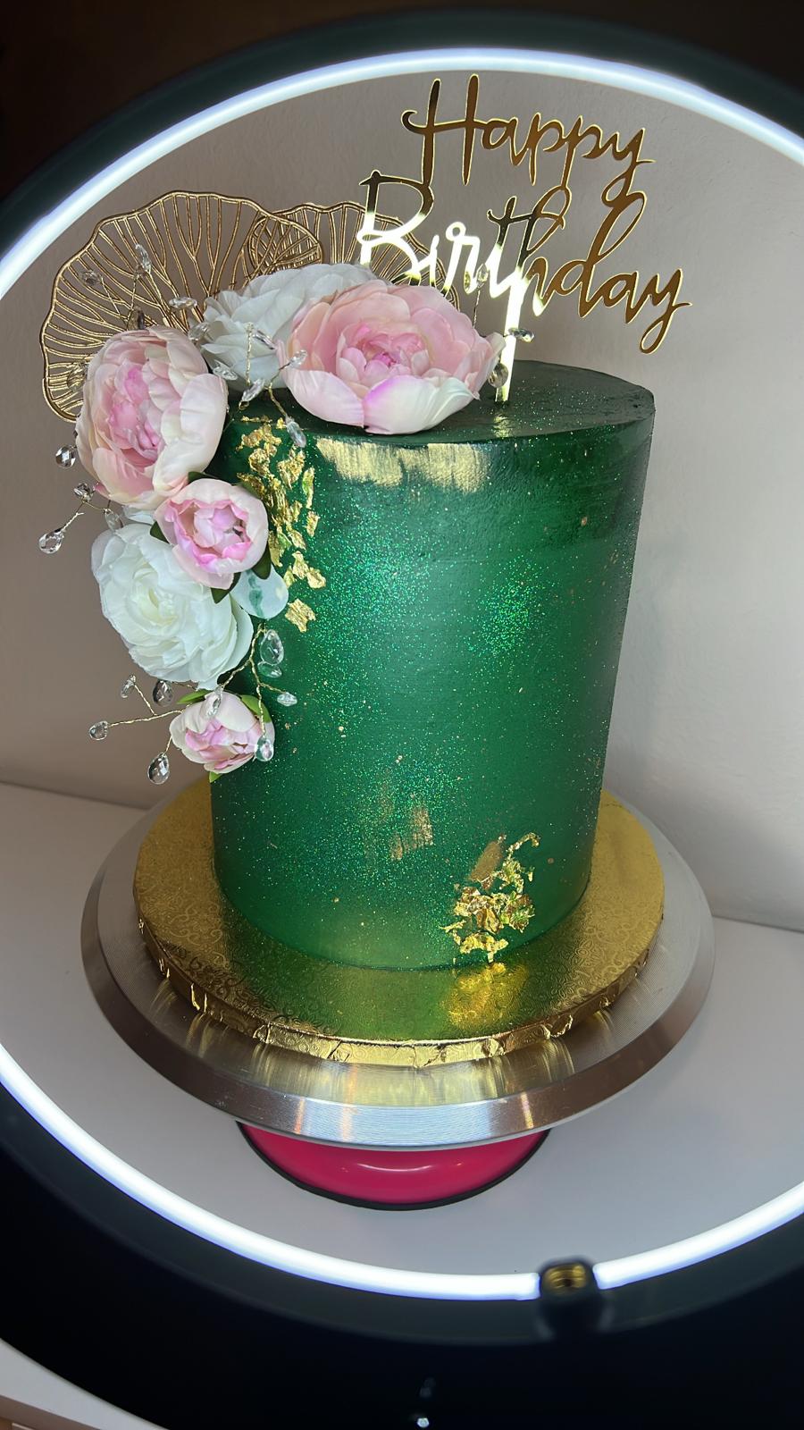 Premium cake design 12